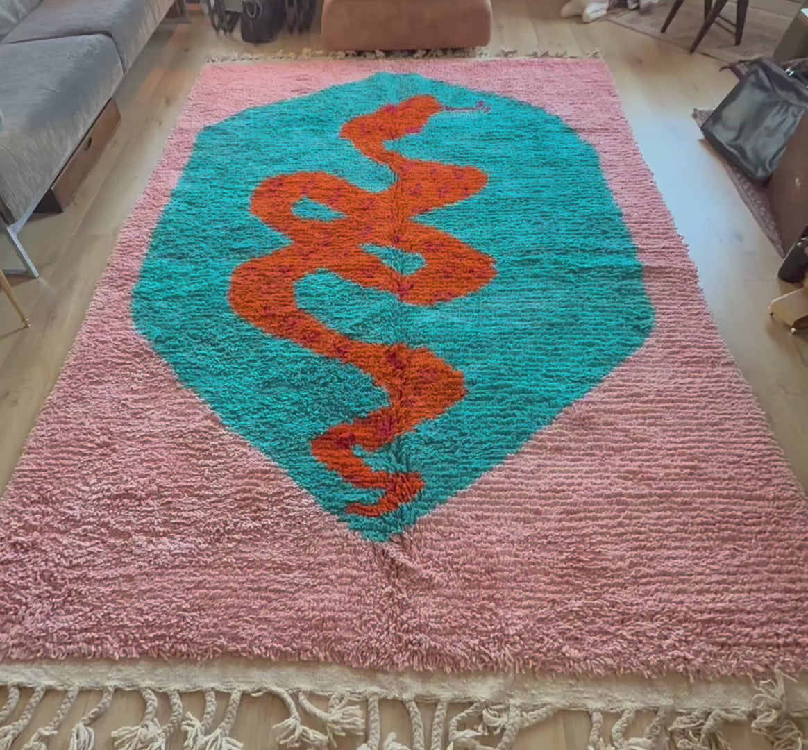 Handmade high-pile wool carpet with snake motif – 325 × 204 cm