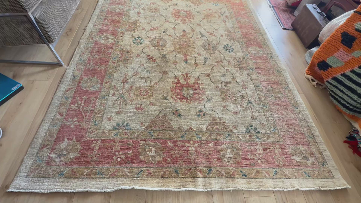 Alfombra afgana Ziegler anudada a mano con suave diseño floral