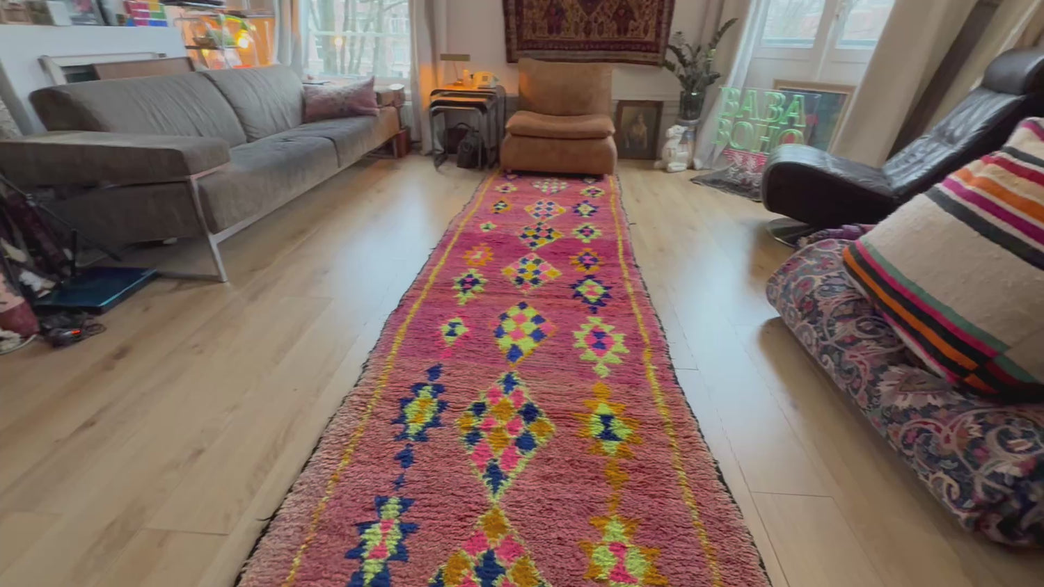 Vintage Marokkaanse loper met uitgesproken kleur &amp; karakter 384 × 101 cm