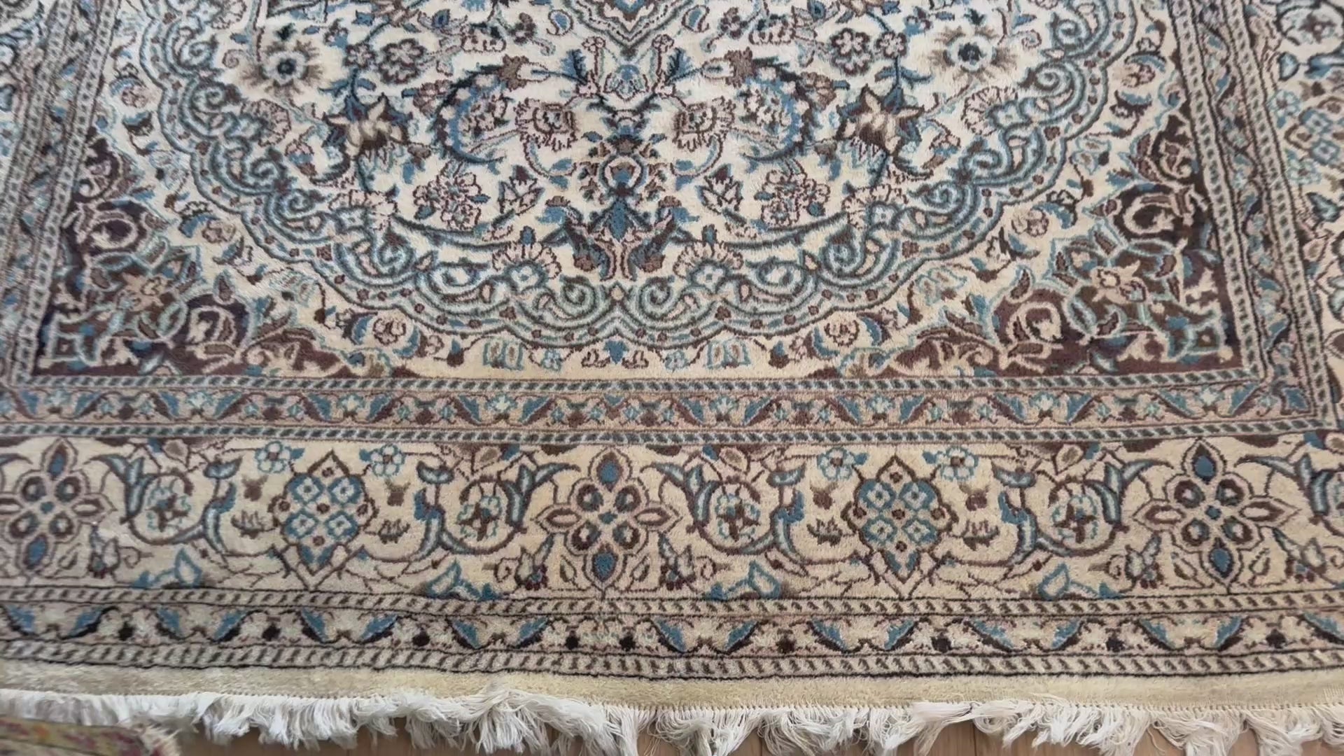 Hand-knotted vintage Nain rug – 300 × 201 cm